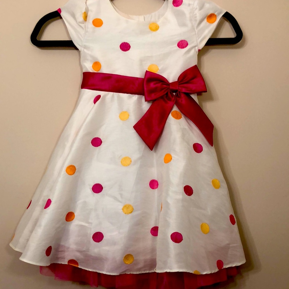 White short-sleeve dress polka dots, ribbon, tulle